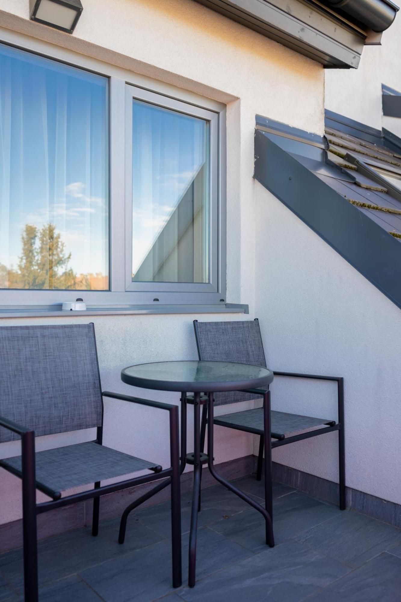 Zafir Apartman Sarvar Exterior photo