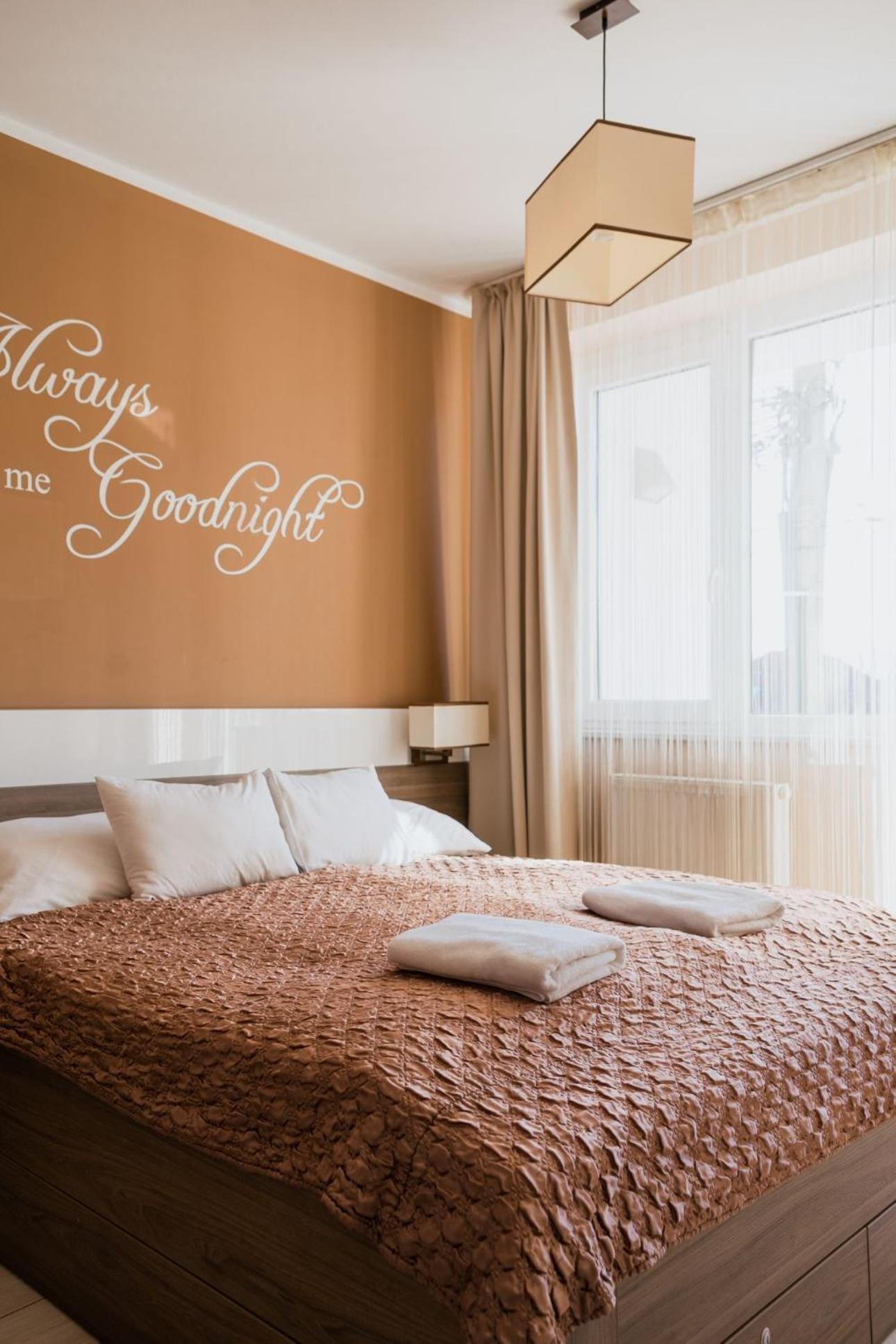Zafir Apartman Sarvar Exterior photo