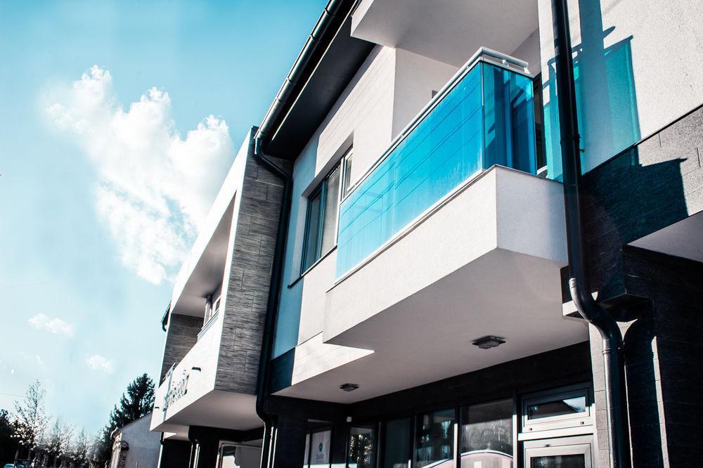 Zafir Apartman Sarvar Exterior photo