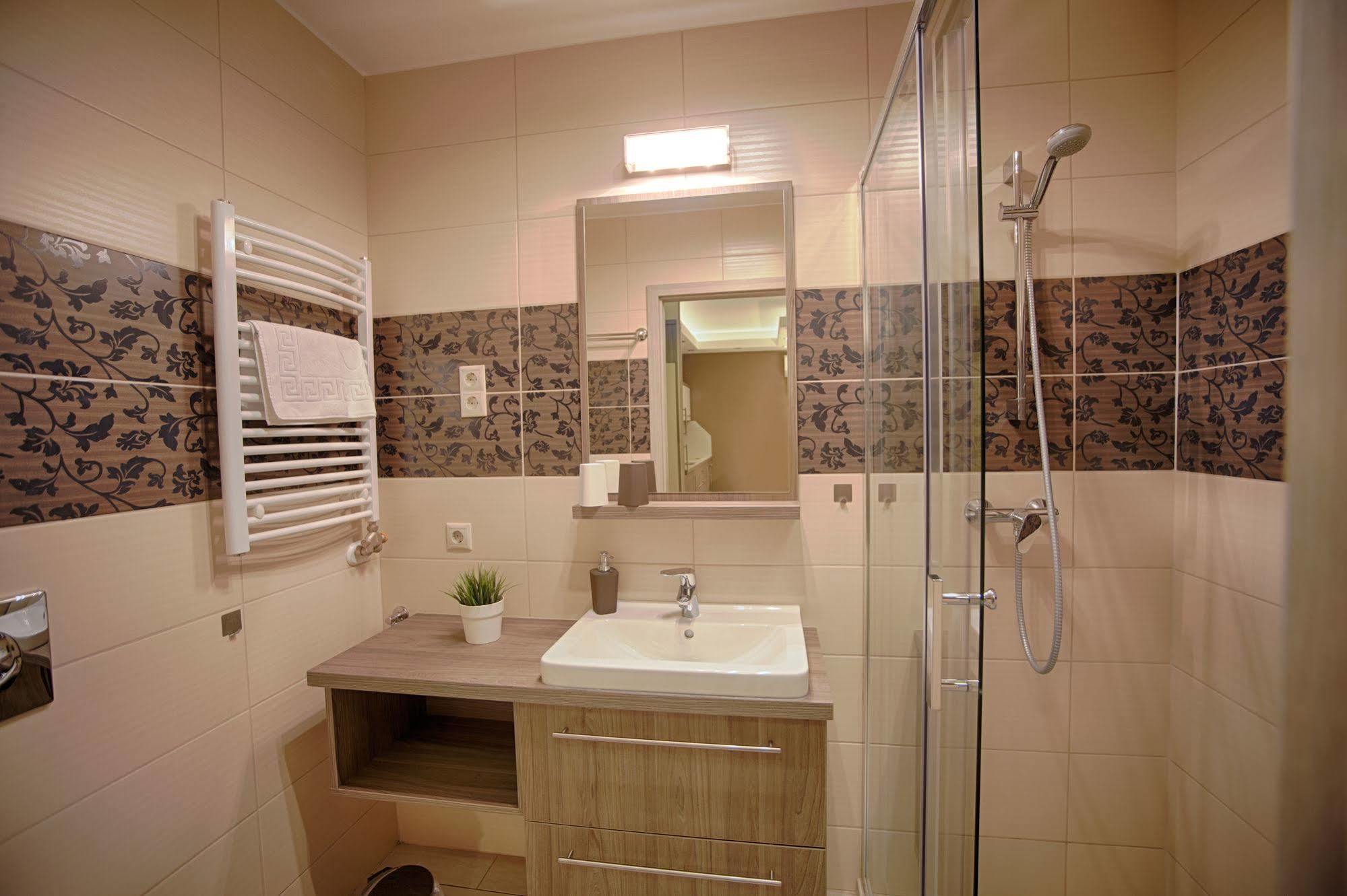 Zafir Apartman Sarvar Exterior photo